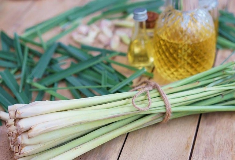 NINE REASONS TO FALL IN LOVE WITH LEMONGRASS 